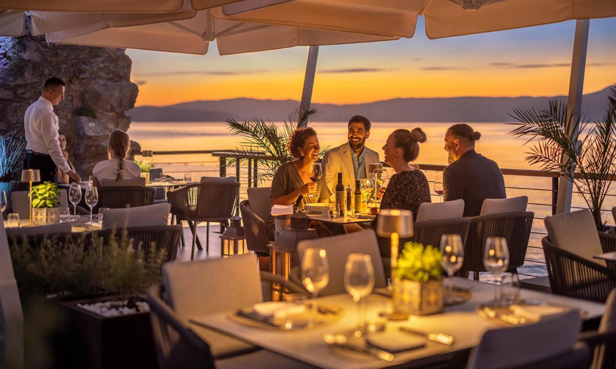 Aminess Style Glamping Villas & Holiday Homes Atea Нивице Экстерьер фото Restaurant in Croatia